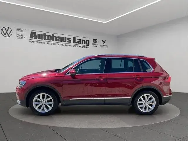 Gebraucht VW Tiguan Highline 150 PS (110 kW) 2019 Rot SUV