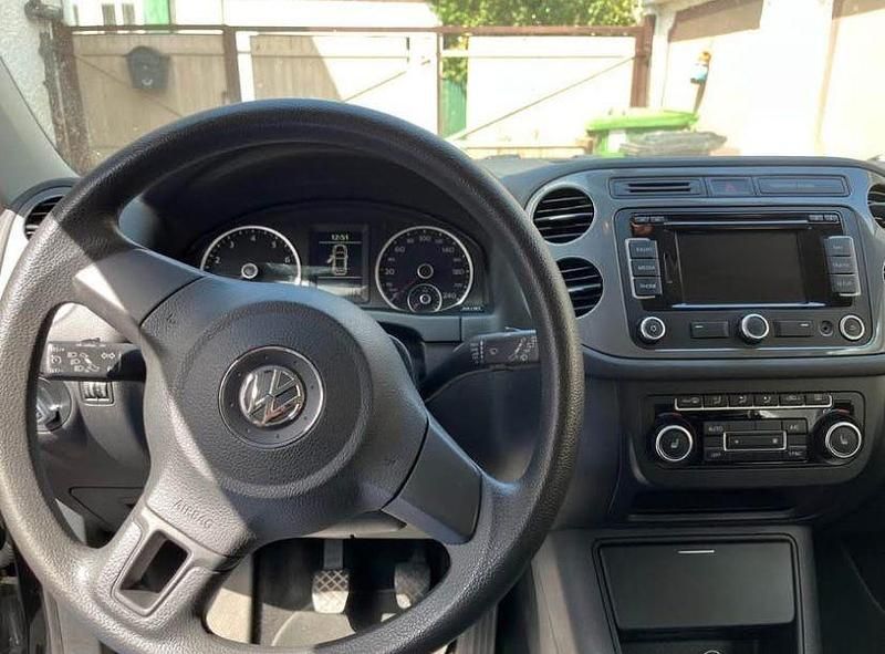 Schwarz Gebraucht 2014 VW Tiguan Trendline SUV | 11.700 € (Etwas zu teuer) - Bild 1/4