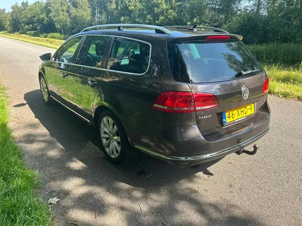 Gebraucht VW Passat Comfortline 122 PS (89 kW) 2012 Braun Kombi