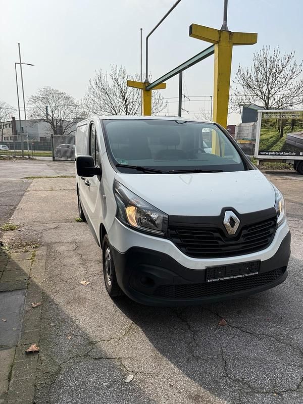 Gebraucht Renault Trafic 100 PS (73 kW) 2015 Weiß Van / Kleinbus