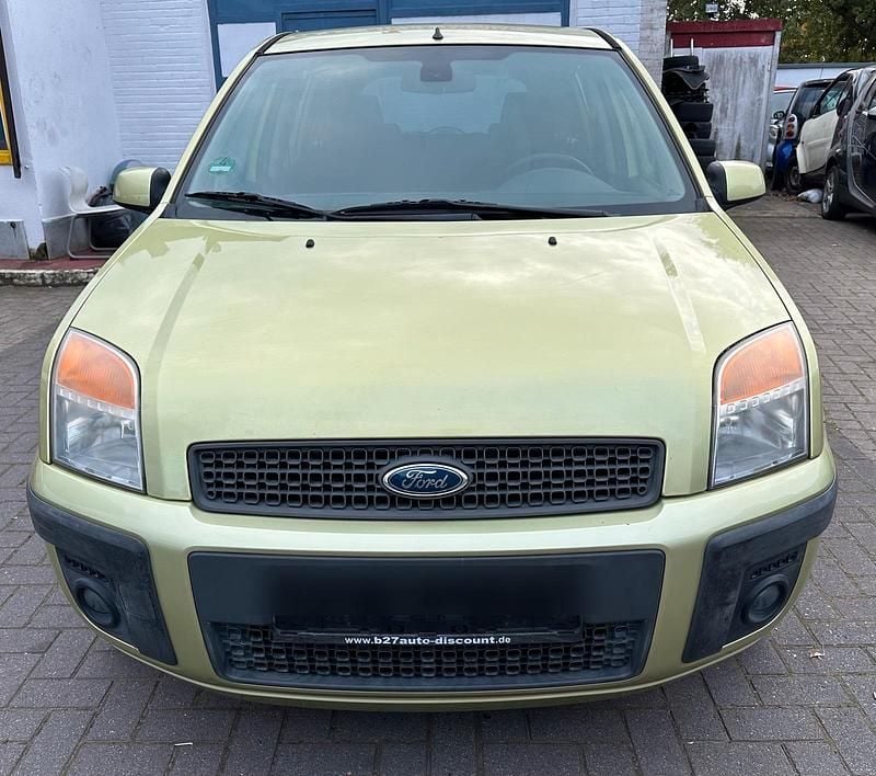 Grün Gebraucht 2007 Ford Fusion Limousine | 1.650 € (Superpreis) - Bild 1/4