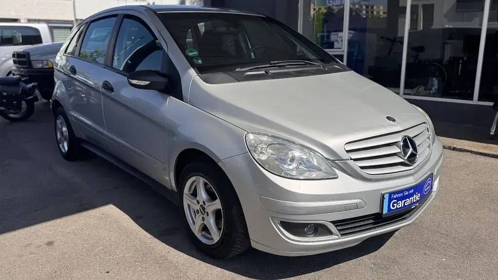 Gebraucht Mercedes B150 95 PS (69 kW) 2006 Silber Van / Kleinbus
