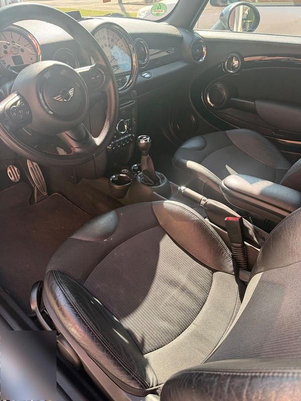 Second-hand Mini Cooper SD 200 CP (147 kW) 2011 Negru Hatchback