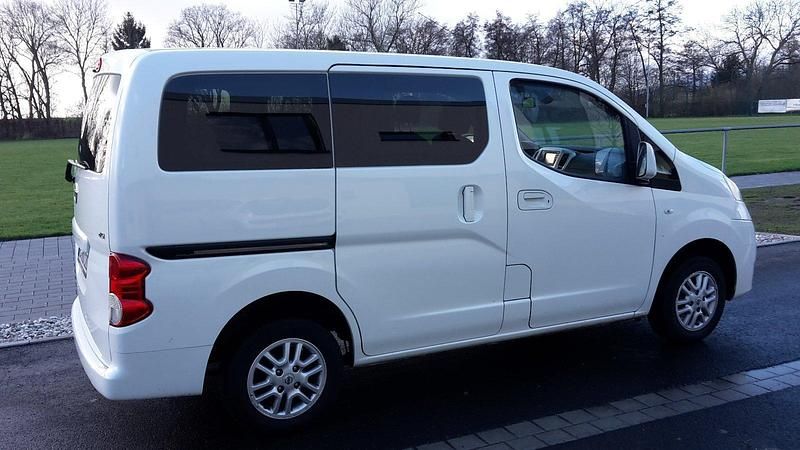 Gebraucht Nissan Evalia 110 PS (80 kW) 2014 Weiß Van / Kleinbus