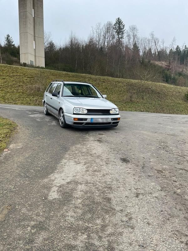 Gebraucht VW Golf III 90 PS (66 kW) 1998 Silber Kombi