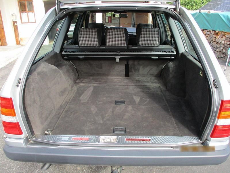 Gebraucht Mercedes E230 132 PS (97 kW) 1992 Silber Kombi