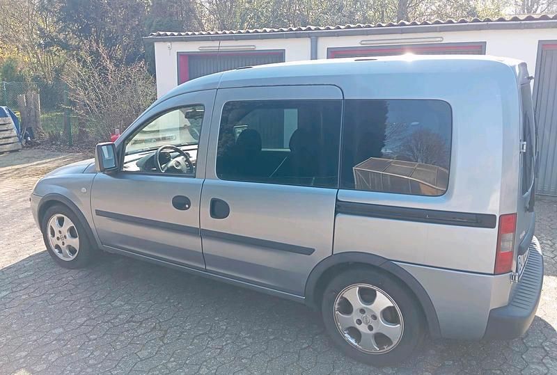 Gebraucht Opel Corsa 90 PS (66 kW) 2008 Kleinwagen