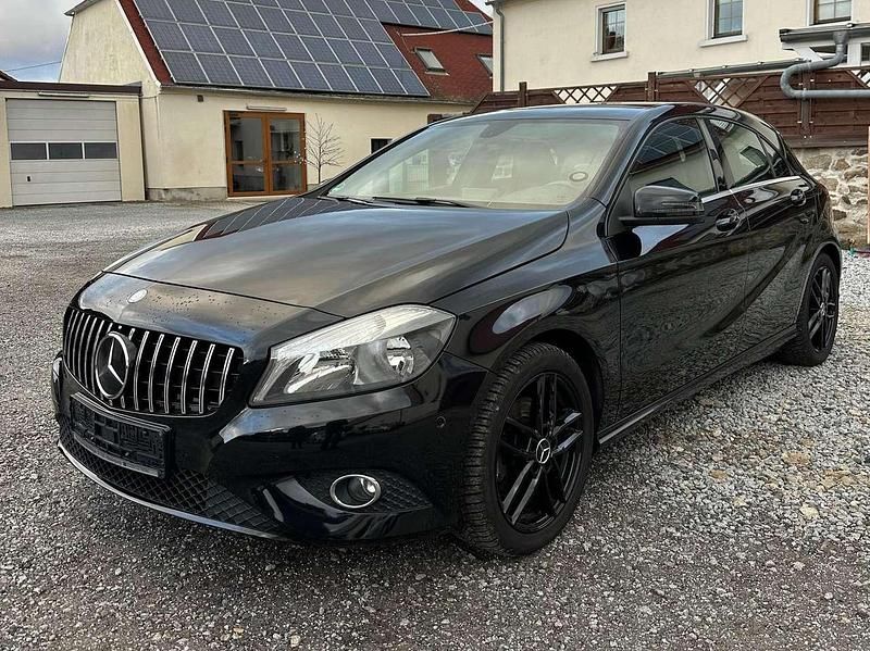 Schwarz Gebraucht 2014 Mercedes A180 Urban Kleinwagen | 11.450 € (Fairer Preis) - Bild 1/4
