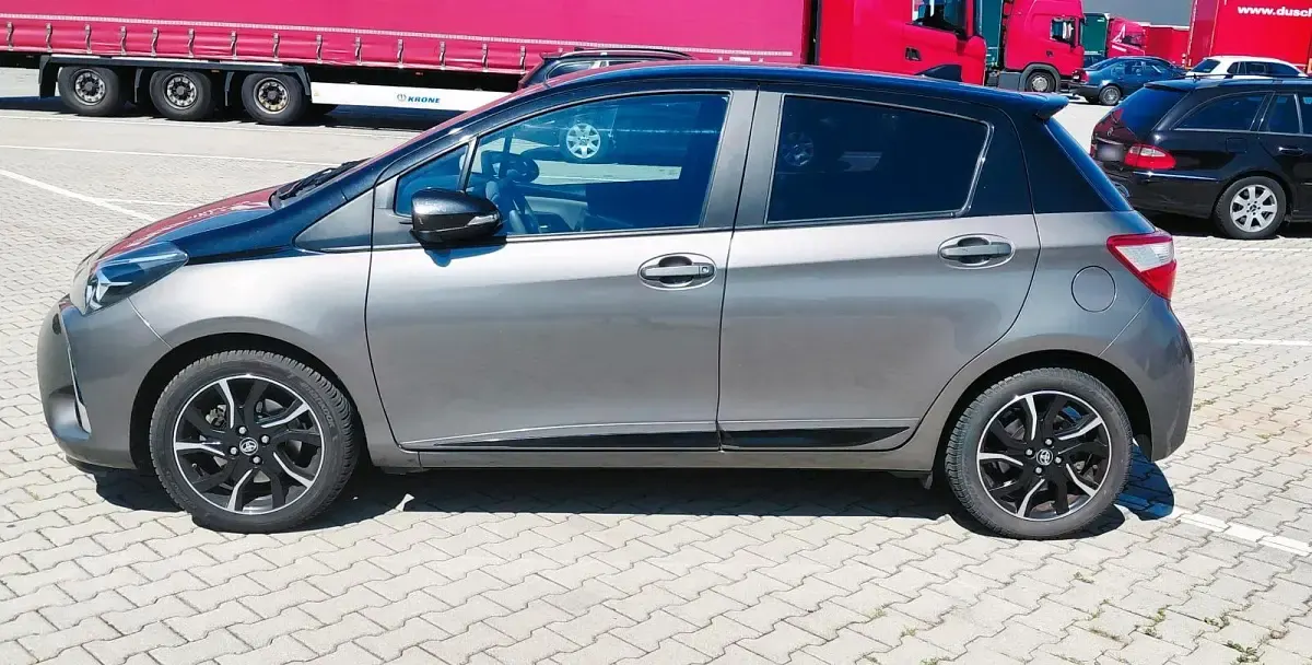 Gebraucht Toyota Yaris Style 111 PS (81 kW) 2018 Beige Kleinwagen
