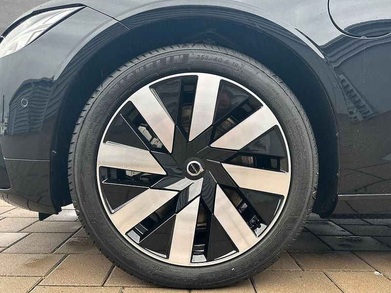 Gebraucht Volvo V90 Plus 349 PS (256 kW) 2025 Onyx schwarz Kombi