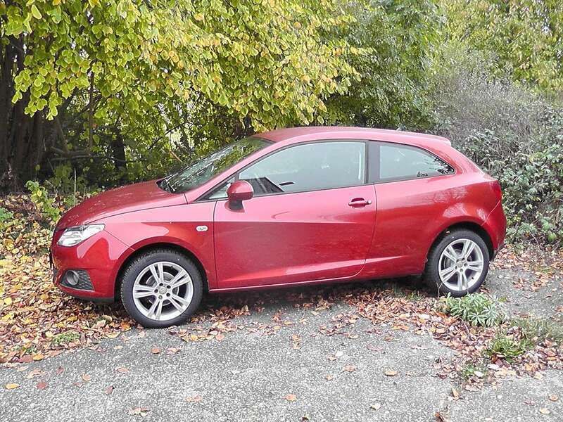 Rot Gebraucht 2009 Seat Ibiza SC Kleinwagen | 5.200 € (Etwas zu teuer) - Bild 1/4