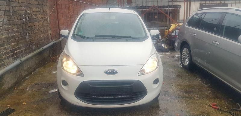 Gebraucht Ford Ka Trend 69 PS (50 kW) 2016 Weiß Kleinwagen