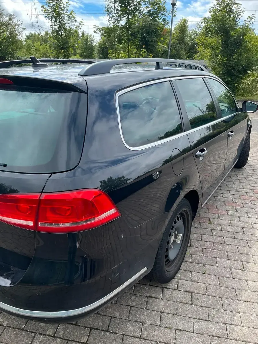 Gebraucht VW Passat 122 PS (89 kW) 2011 Schwarz Kombi