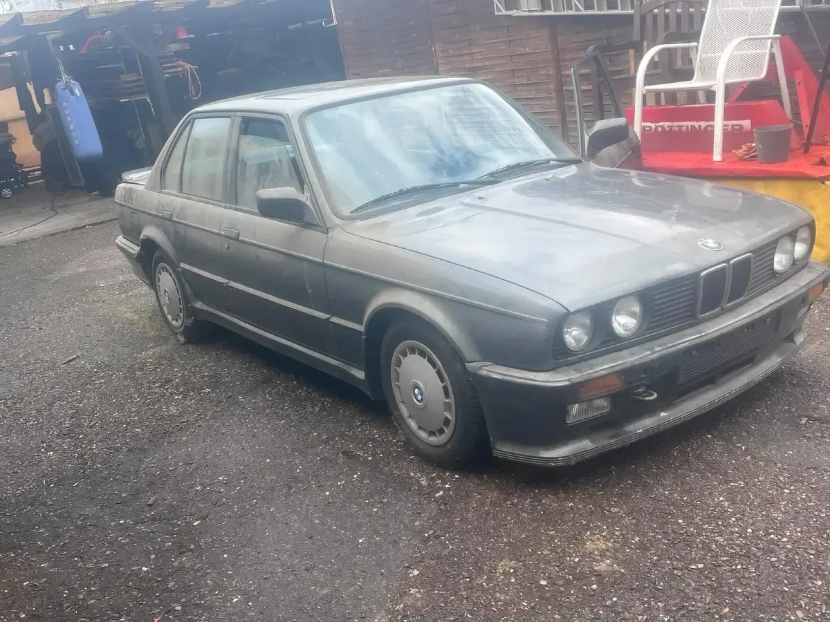 Gebraucht BMW 325 170 PS (125 kW) 1986 Grau Limousine