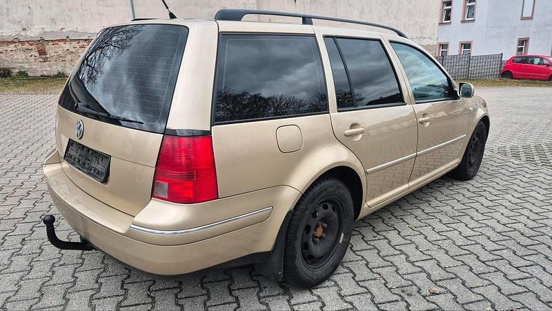 Gebraucht VW Golf IV 110 PS (80 kW) 2002 Gold Kombi