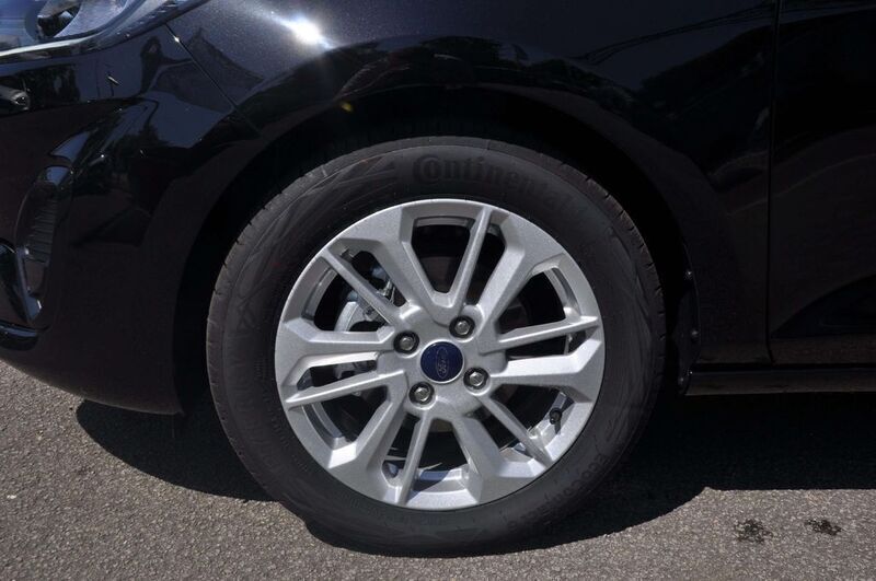 Gebraucht Ford Fiesta Titanium 101 PS (74 kW) 2023 Schwarz Kleinwagen