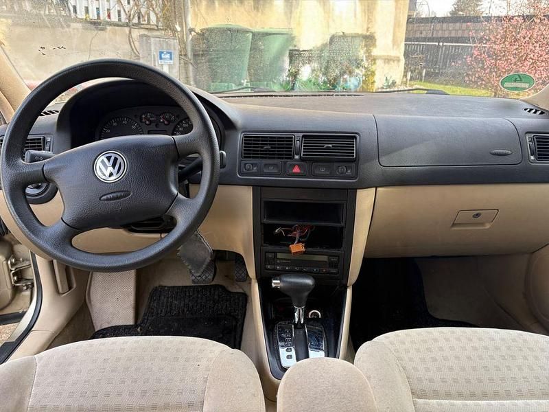 Gebraucht VW Golf IV Comfortline 102 PS (75 kW) 2000 Beige Limousine
