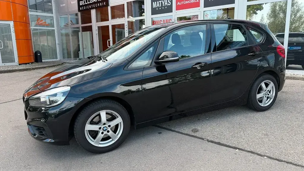 Gebraucht BMW 218 Active Tourer Advantage 150 PS (110 kW) 2017 Schwarz Van / Kleinbus