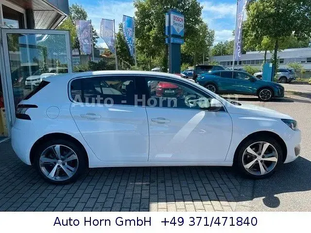 Gebraucht Peugeot 308 Allure 131 PS (96 kW) 2014 Weiß Limousine