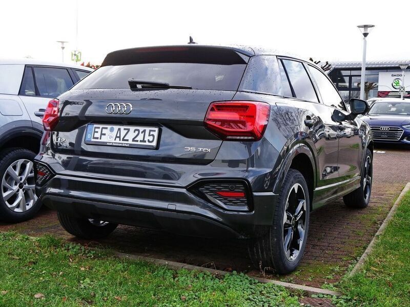 Gebraucht Audi Q2 Advanced Plus 150 PS (110 kW) 2023 Grau SUV