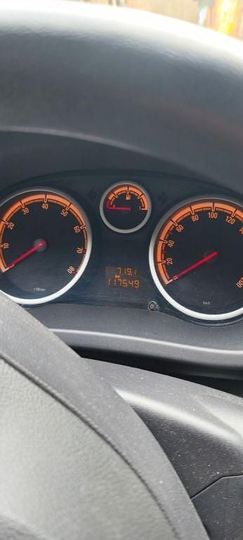 Używany Opel Corsa Edition 80 KM (58 kW) 2007 Srebrny Hatchback