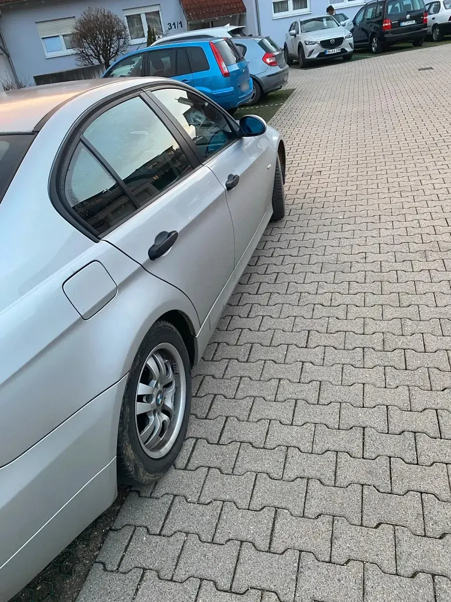 Gebraucht BMW 318 129 PS (94 kW) 2005 Silber Limousine