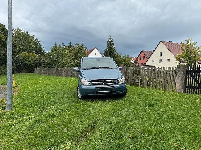 Grau Gebraucht 2010 Mercedes Viano Van / Kleinbus | 10.789 € (Superpreis) - Bild 1/4