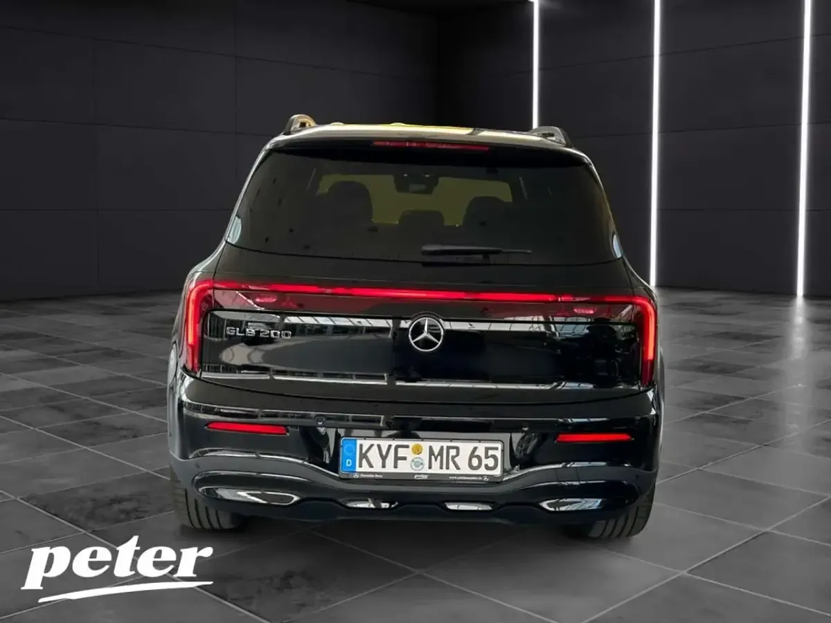 Gebraucht Mercedes GLB200 Night 184 PS (135 kW) 2026 Kosmosschwarz metallic SUV