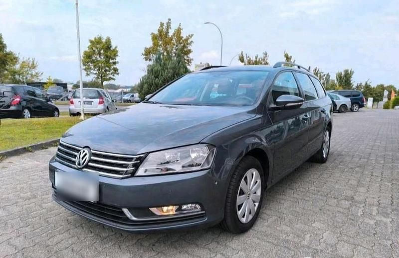 Grau Gebraucht 2010 VW Passat Kombi | 5.900 € (Teuer) - Bild 1/4