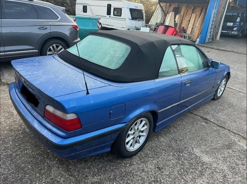 Gebraucht BMW 320 Cabriolet 150 PS (110 kW) 1998 Blau Cabrio