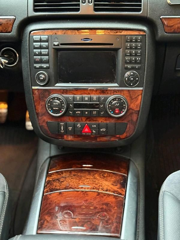 Gebraucht Mercedes R320 224 PS (164 kW) 2009 Silber Van / Kleinbus