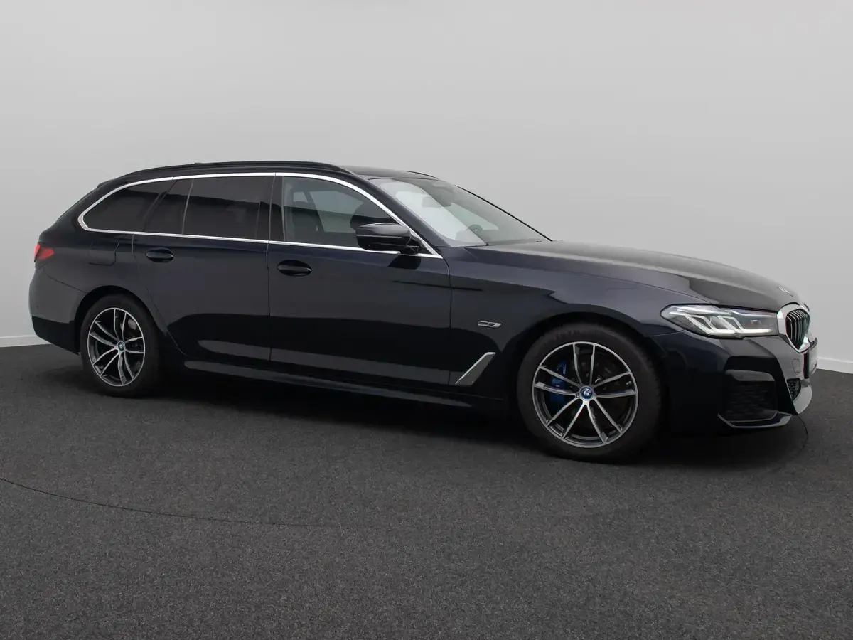 Gebraucht BMW 530e M Sport 292 PS (214 kW) 2022 Schwarz Limousine