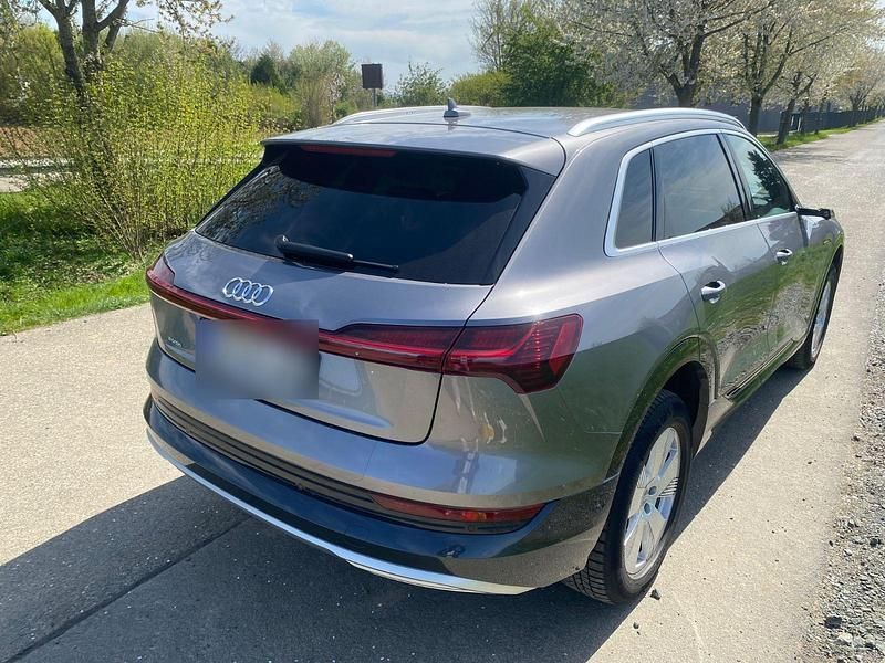 Gebraucht Audi e-tron Ambiente 300 kW (408 PS) 2019 Grau SUV