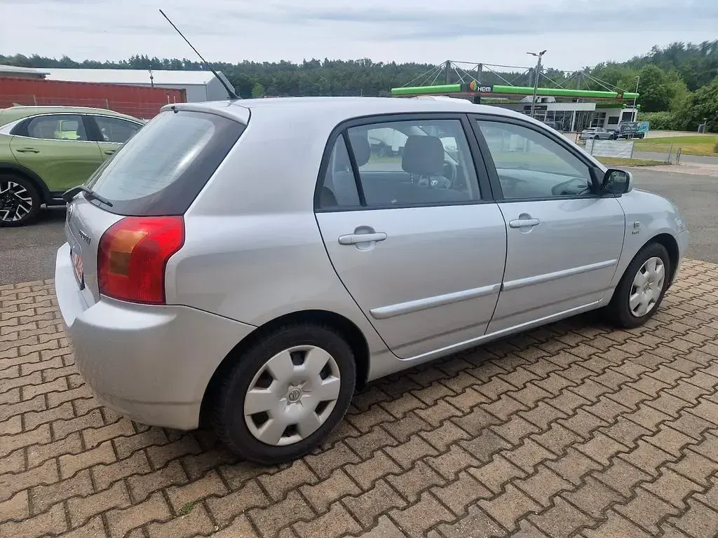 Gebraucht Toyota Corolla Sol 97 PS (71 kW) 2004 Silber Limousine