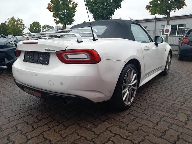 Crystal weiß pearl mica (tricoa crystal weiß pearl mica (tricoa Gebraucht 2017 Fiat 124 Spider Lusso Cabrio | 17.865 € (Fairer Preis) - Bild 1/4