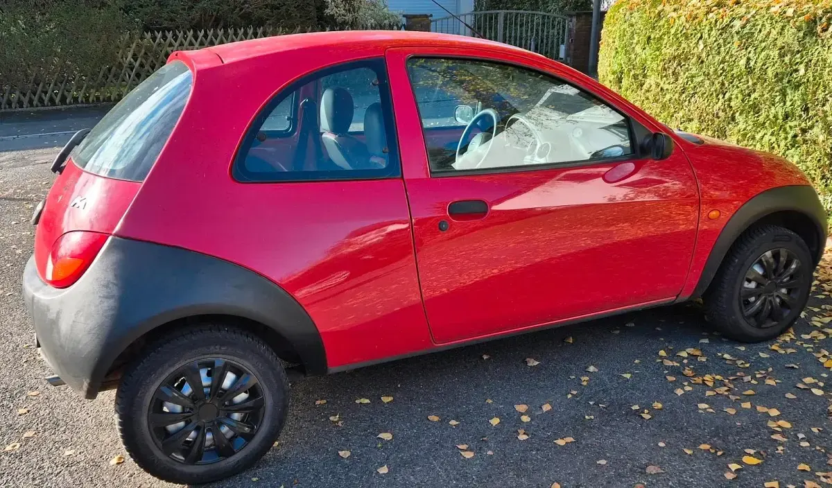Gebraucht Ford Ka 60 PS (44 kW) 2001 Rot Kleinwagen
