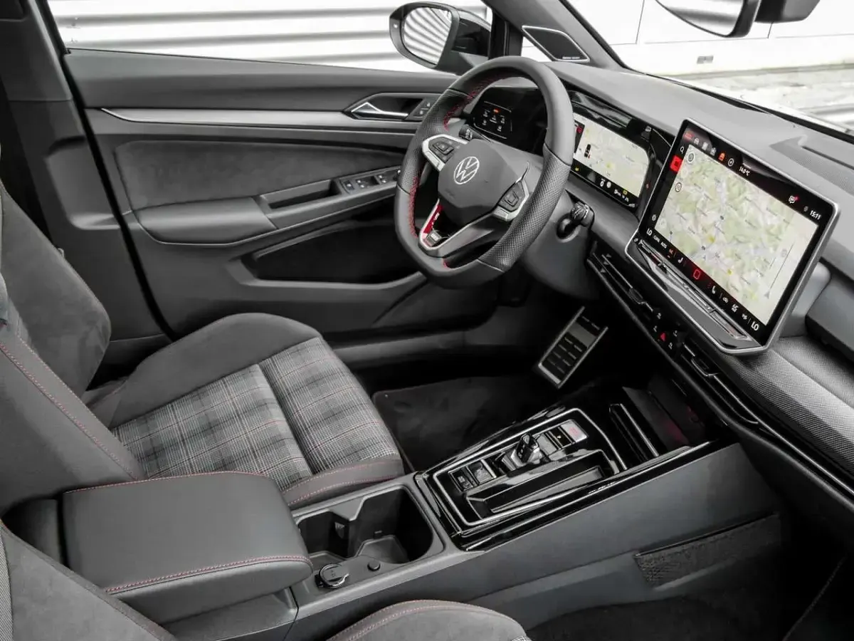 Neu VW Golf VIII GTI 265 PS (194 kW) 2026 Delfingrau metallic Limousine