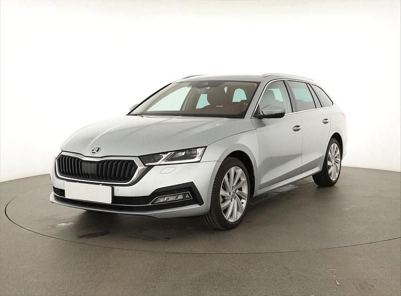 Brilliantsilber metallic (metallic) Gebraucht 2024 Skoda Octavia Style Kombi | 26.440 € (Guter Preis) - Bild 1/4