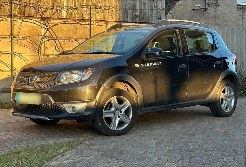 Gebraucht Dacia Sandero Stepway 90 PS (66 kW) 2013 Schwarz SUV