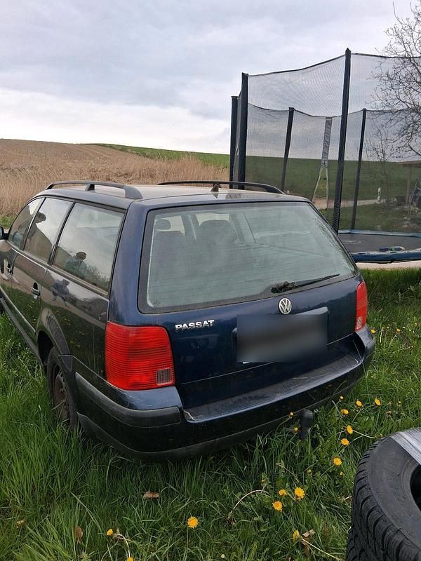 Usata VW Passat 101 CV (74 kW) 1998 Blu Station wagon