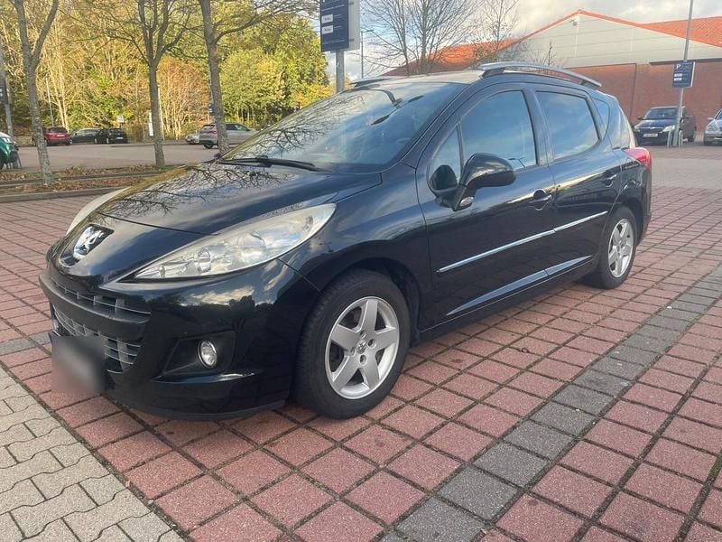 Gebraucht Peugeot 207 95 PS (69 kW) 2011 Schwarz Kombi