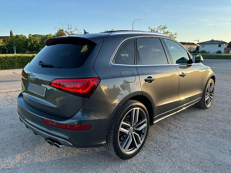 Grau Gebraucht 2016 Audi SQ5 Competition SUV | 24.799 € (Fairer Preis) - Bild 1/4