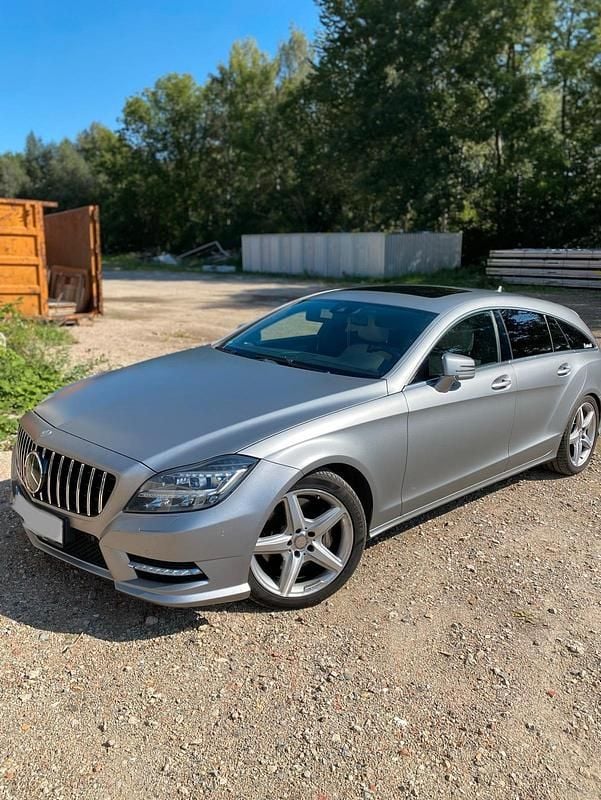 Grau Gebraucht 2013 Mercedes CLS350 Shooting Brake Edition 1 Kombi | 15.990 € (Superpreis) - Bild 1/4