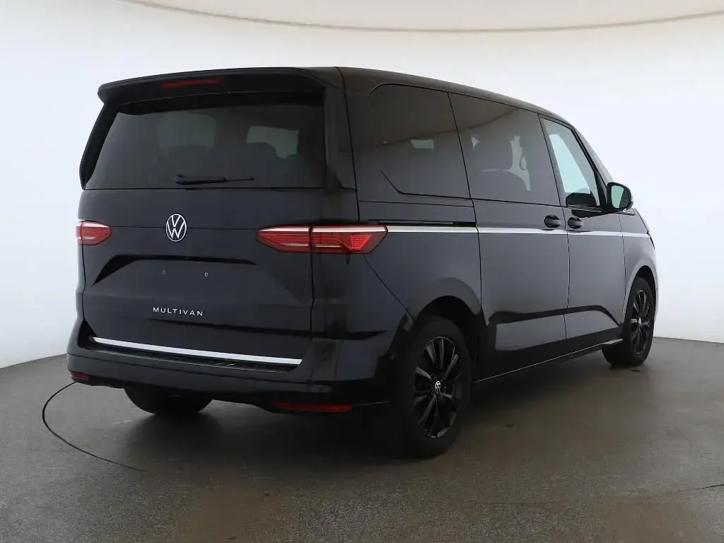 Gebraucht VW Multivan Style 150 PS (110 kW) 2025 Schwarz Van / Kleinbus