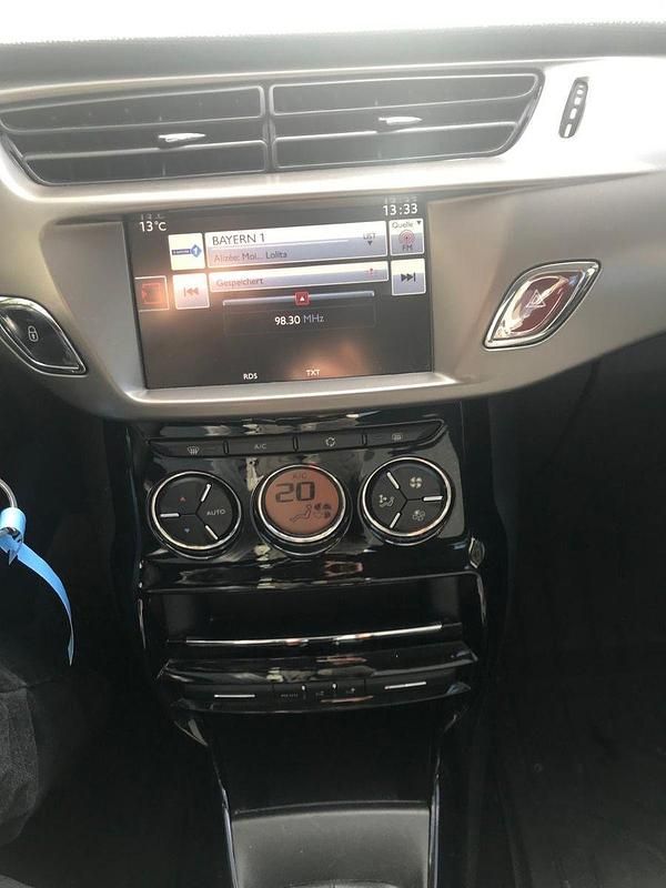 Gebraucht Citroën C3 SELECTION 83 PS (61 kW) 2016 Schwarz Kleinwagen