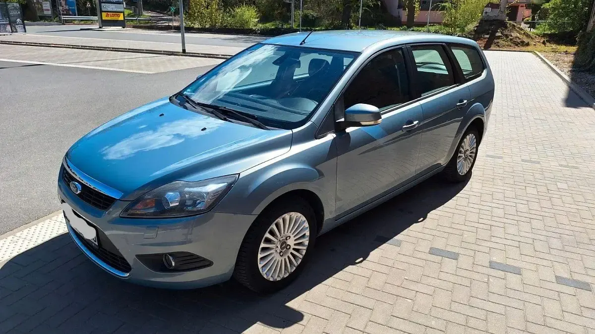 Usata Ford Focus Titanium 136 CV (100 kW) 2009 Blu Station wagon