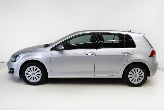 Second-hand VW Golf VII Trendline 110 CP (80 kW) 2015 Argintiu Berlinǎ