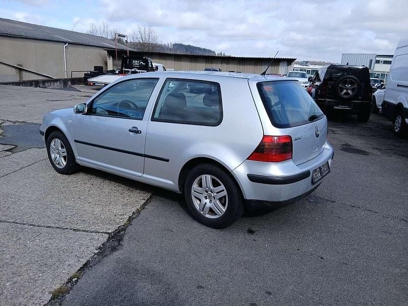 Gebraucht VW Golf IV 75 PS (55 kW) 2001 Grau Limousine