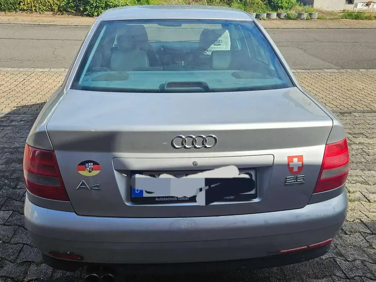 Używany Audi A4 193 KM (141 kW) 1999 Sedan/Limuzyna