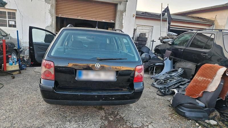 Second-hand VW Passat 101 CP (74 kW) 2004 Negru Break
